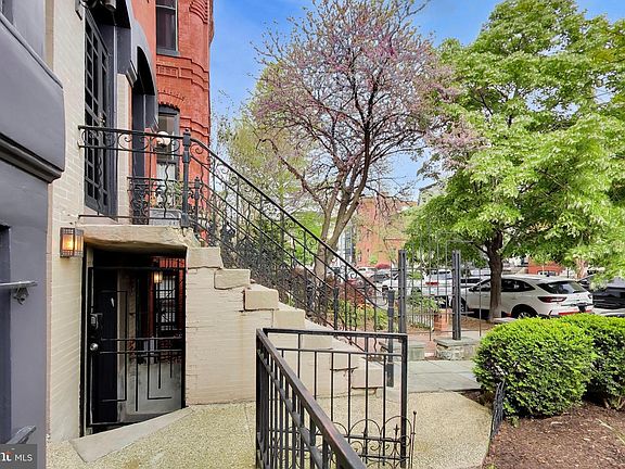 3rd image of 1302 R St NW APT 1