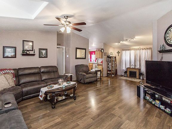 4th image of 10864 W Bee Bee Ln