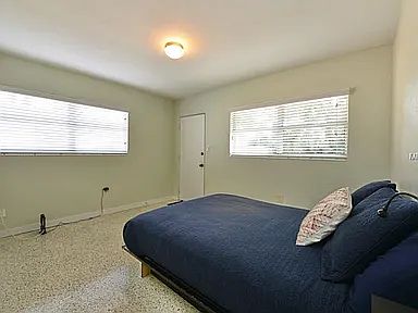 5th image of 3906 Sarasota Ave