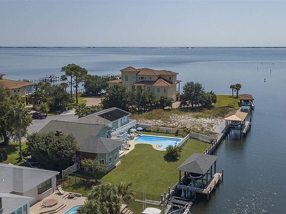 4th image of 1081 Laguna Ln