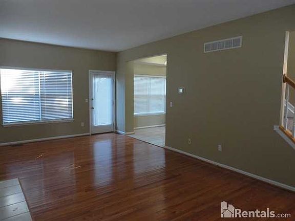 4th image of 946 Balsam Wood Ln