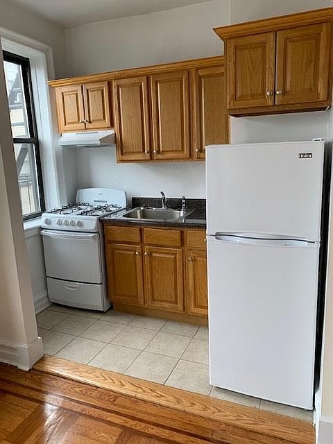 1st image of 80 Winthrop St APT V3