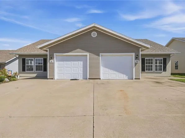 708 Meadow Ct, Peculiar, MO 64078