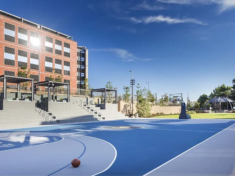 360 Luxury Apartments — Photo 19
