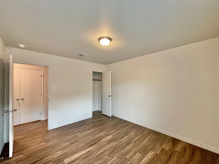 1806 Clovis Dr — Photo 13