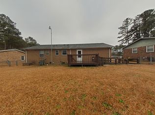 6841 Radial Dr, Fayetteville, NC 28311