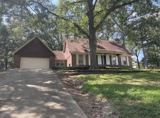 203 Wimbledon Dr, Enterprise, AL 36330