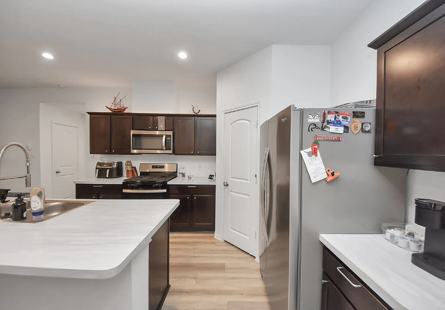 3 bed, 2.0 bath, 1368 sqft, $1,800 — Photo 3