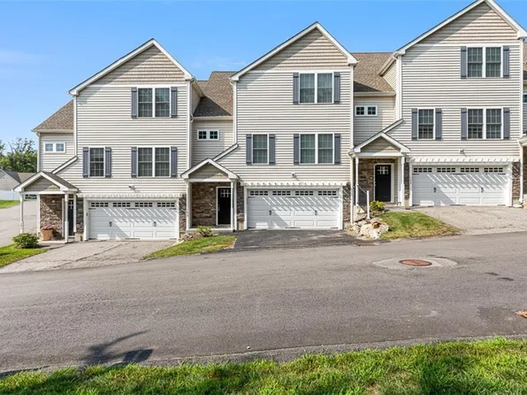 102 Hunting Hill Dr #102, Cumberland, RI 02864