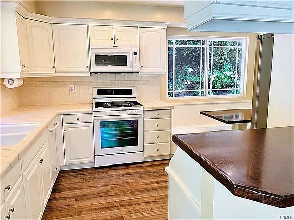 5th image of 27131 Mesaba Dr