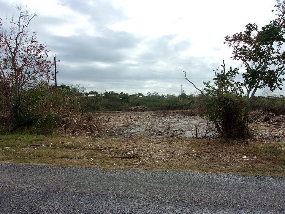 1st image of 117 Castle Oak Ln