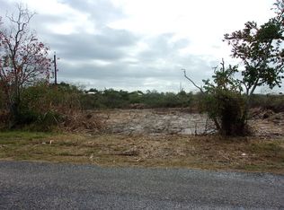 117 Castle Oak Ln, Rockport, TX 78382