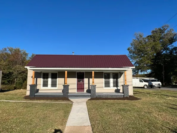 136 S Hairston St, Eden, NC 27288