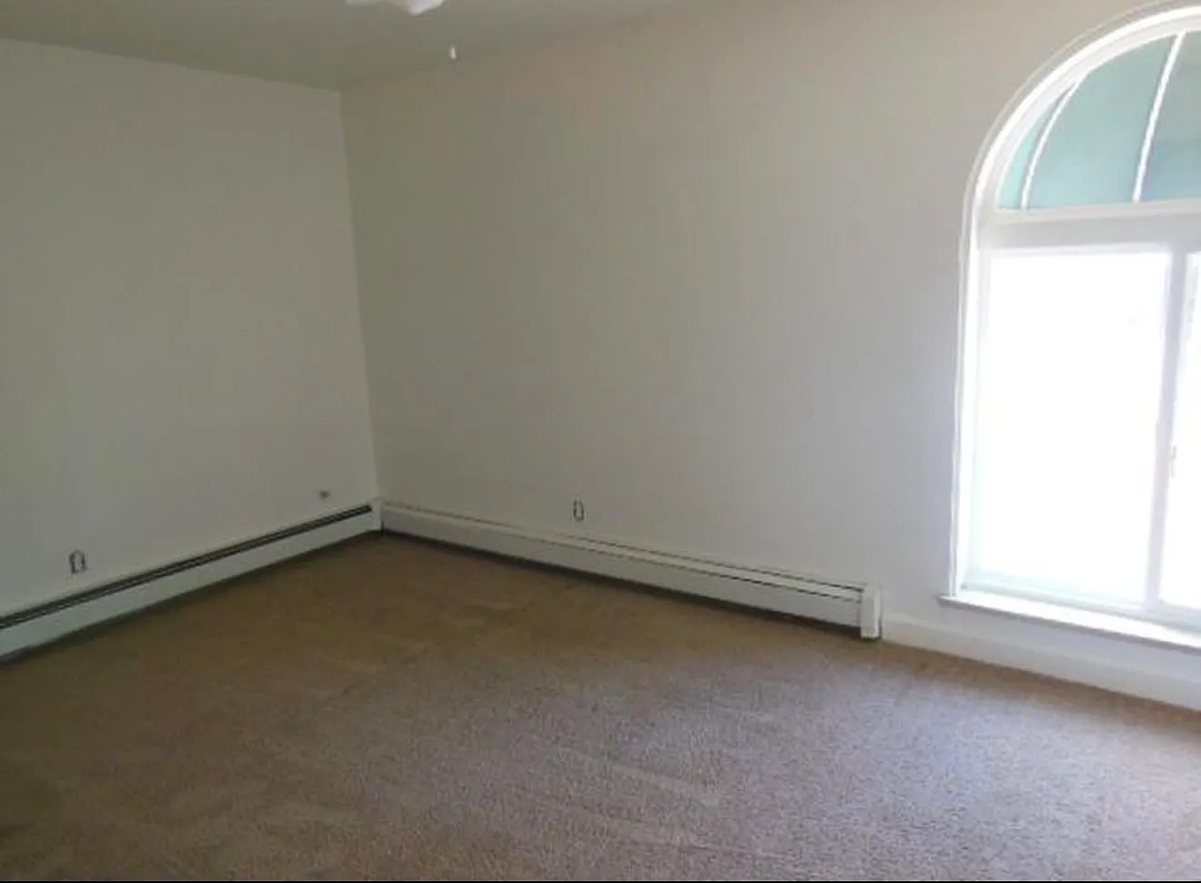2 bed, 1.5 bath, 941 sqft, $2,275 — Photo 3