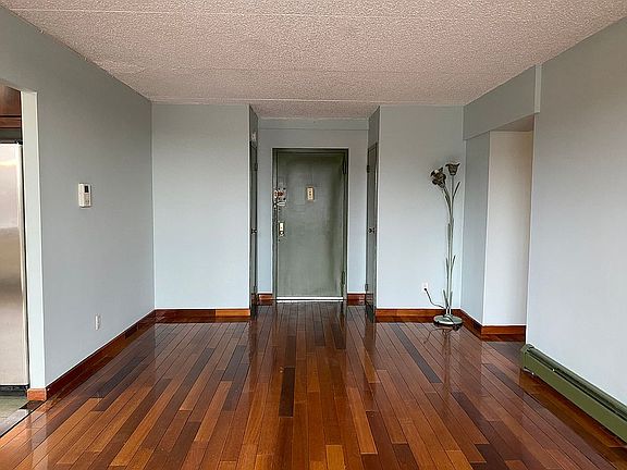 4th image of 144-77 Roosevelt Ave #4D