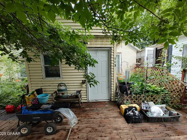 113 N 3rd St, Niagara, ND 58266