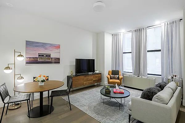 1st image of 25 Broad St APT 5R