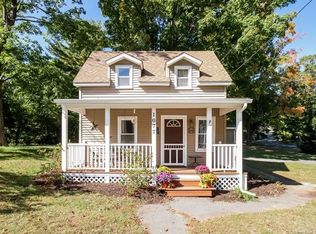 1077 Matianuck Ave, Windsor, CT 06095