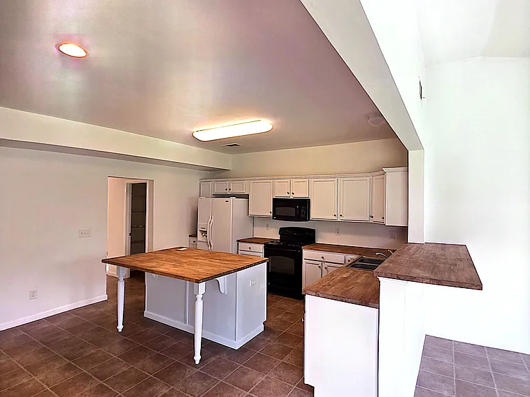 7612 Oakfield Way — Photo 11