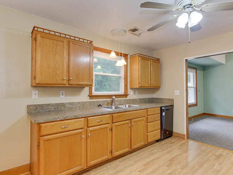 128 Mann Dr — Photo 22