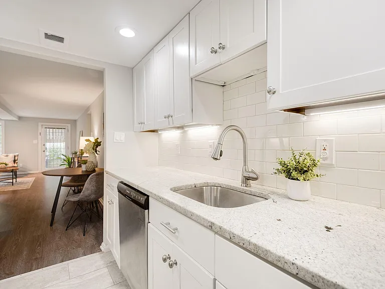1930 New Hampshire Ave NW #2 — Photo 12
