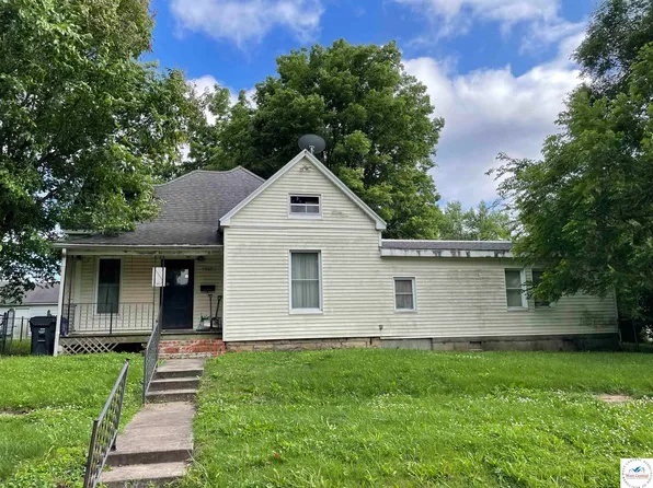 1009 W 10th St, Sedalia, MO 65301