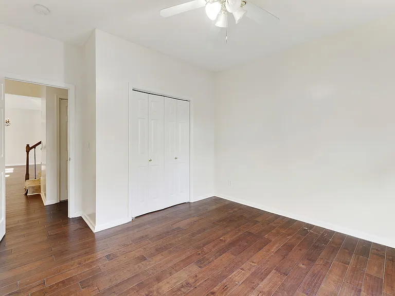 4933 Alexis Dr — Photo 24