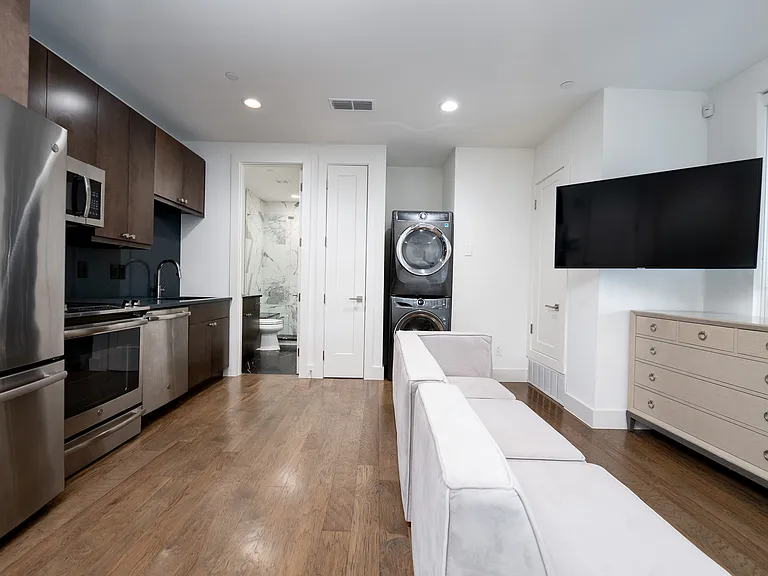 2934 N Hall St #202 — Photo 7