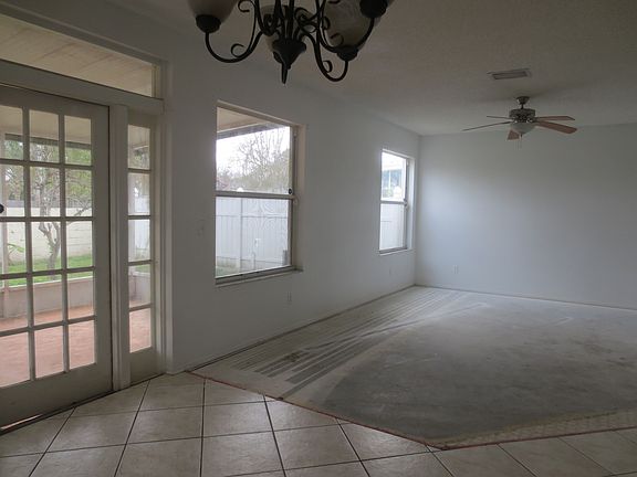 Large dining/family/open kit