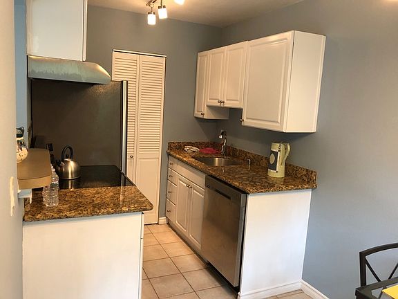 5th image of 1400 Hubbell Pl APT 901