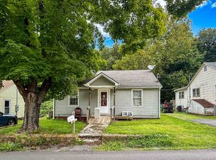463 Poplar St, Narrows, VA 24124