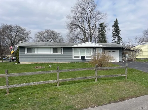 105 Royal Rd, Liverpool, NY 13088