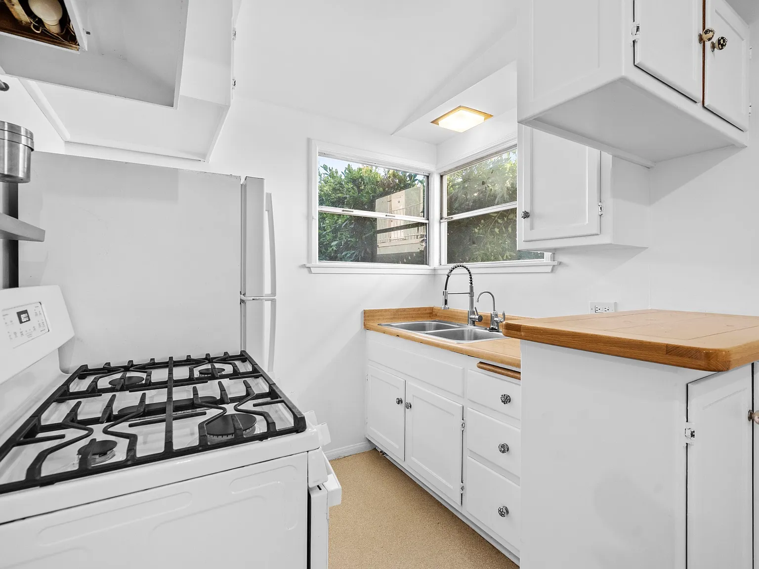 2 bed, 666 sqft, $5,499 — Photo 4