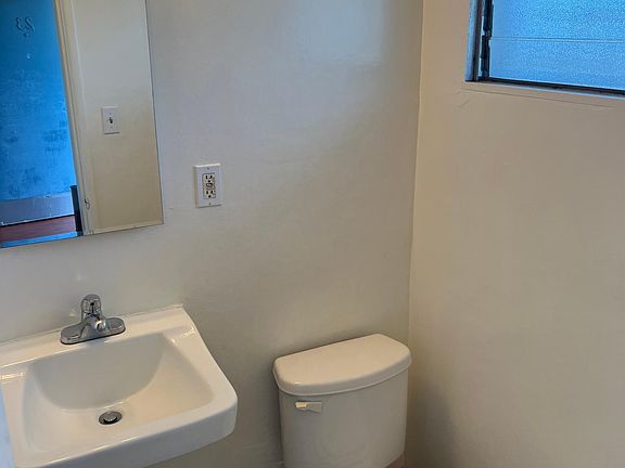 3rd image of 3222 Santa Monica Blvd #23-D
