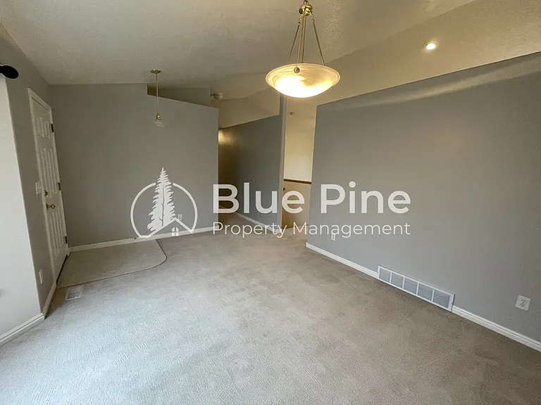 3863 Ridgeview Cir — Photo 3