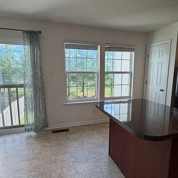 38 Lombard Ln — Photo 11