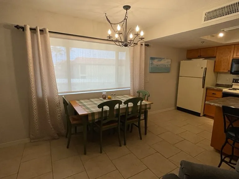 2085 Mesquite Ave — Photo 6