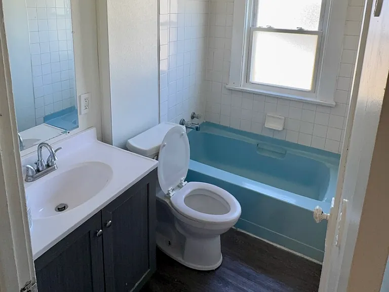 660 S Haworth Ave — Photo 8