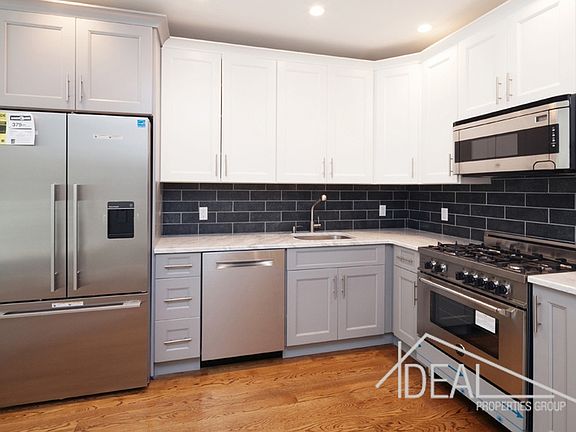 5th image of 171 Lexington Ave #1