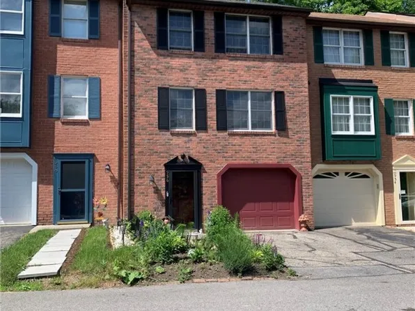 956 Twin Leaf Ct, Bethel Park, PA 15102