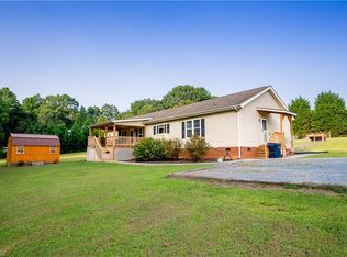 752 Frazier View Rd, Randleman, NC 27317