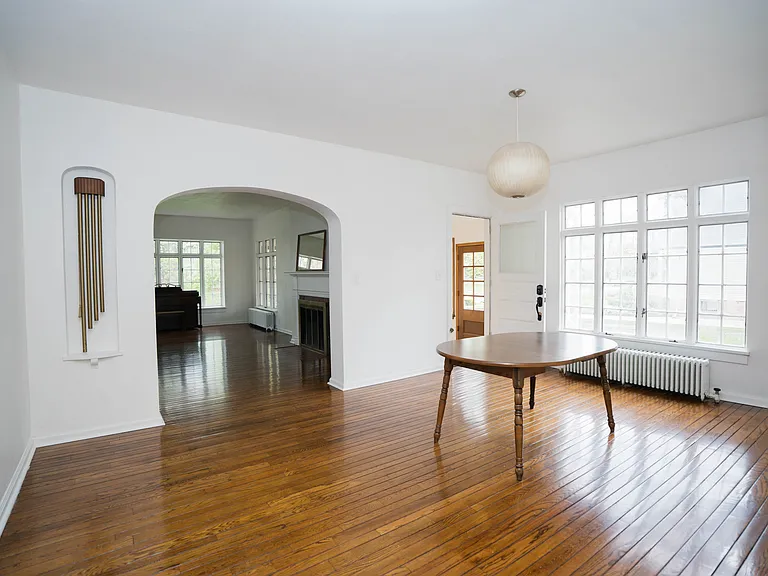 2399 Robinwood Ave — Photo 10