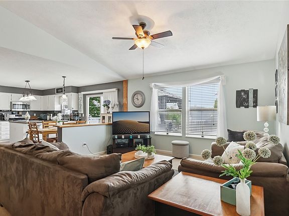 5th image of 706 Esfarms Dr