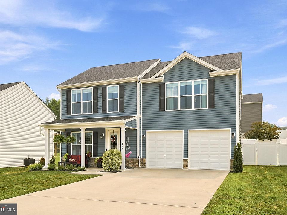 1st image of 126 Kennedy Cir