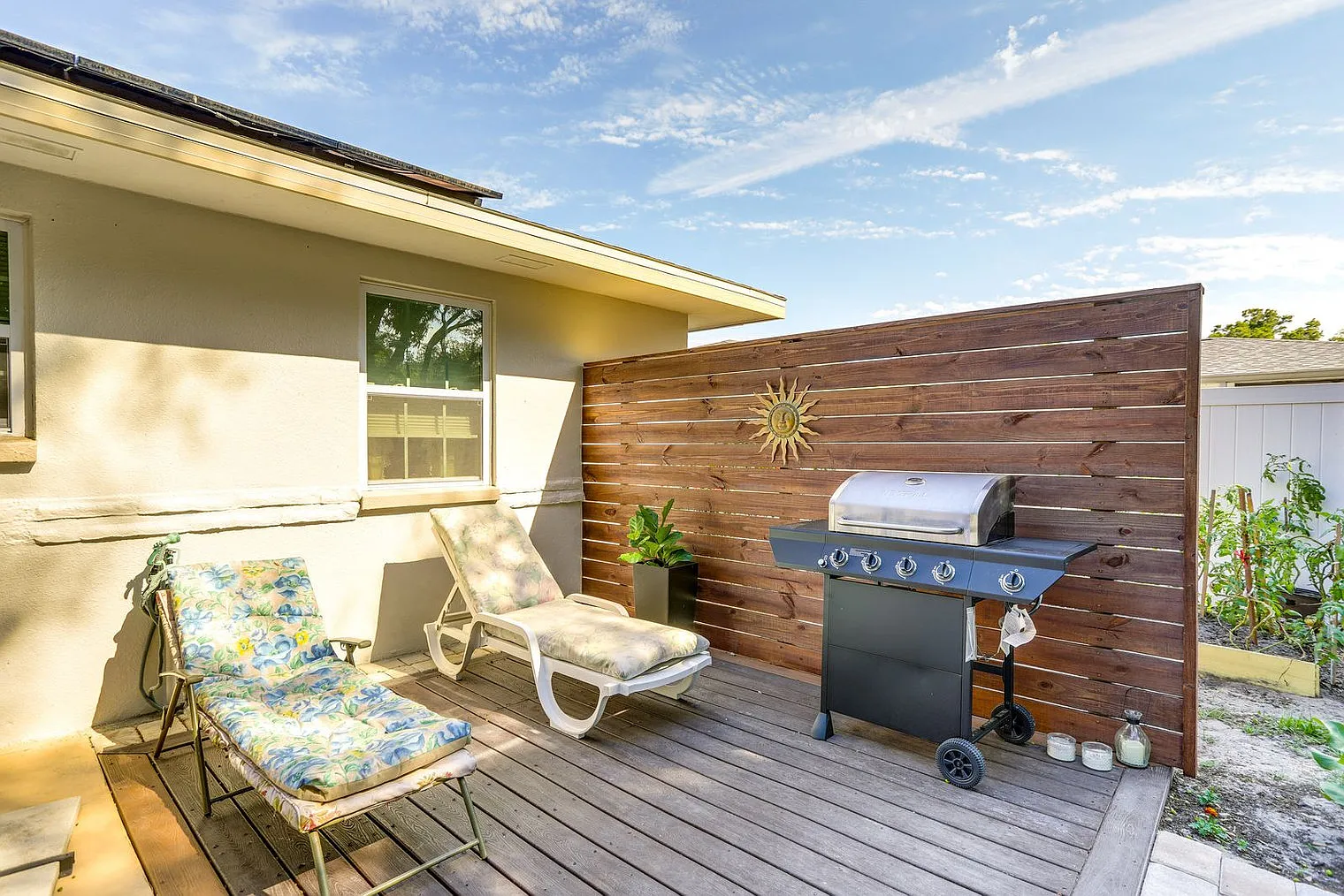 3 bed, 2.0 bath, 1593 sqft, $6,193 — Photo 4