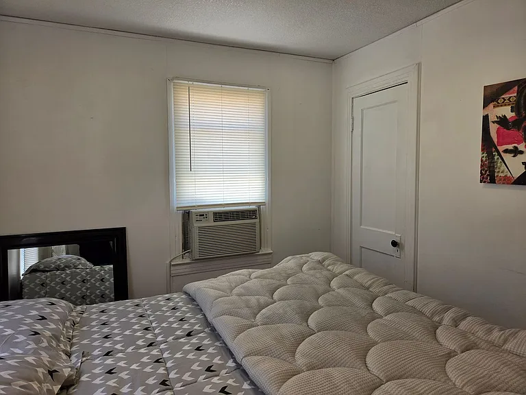 708 Monterrey St — Photo 5