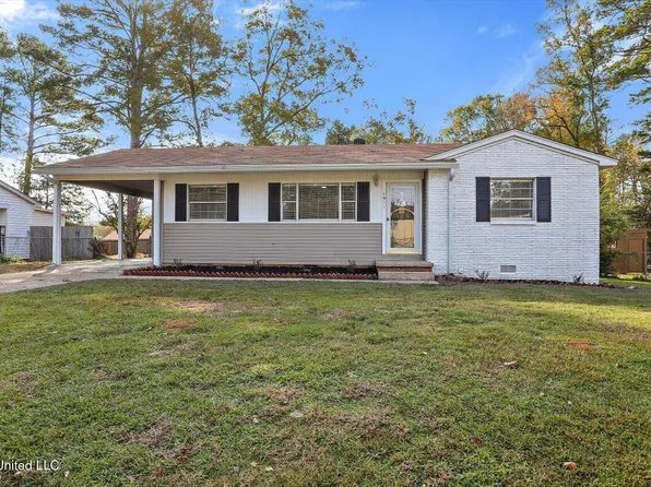 1933 Carolyn Ln, Pearl, MS 39208