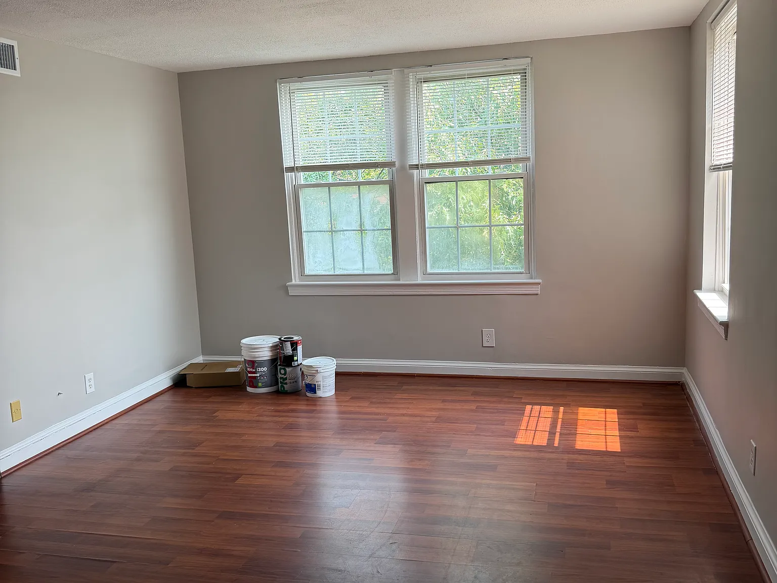 2 bed, 868 sqft, $2,100 — Photo 3
