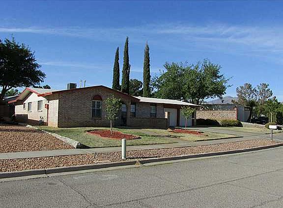 3rd image of 833 Marimba Dr