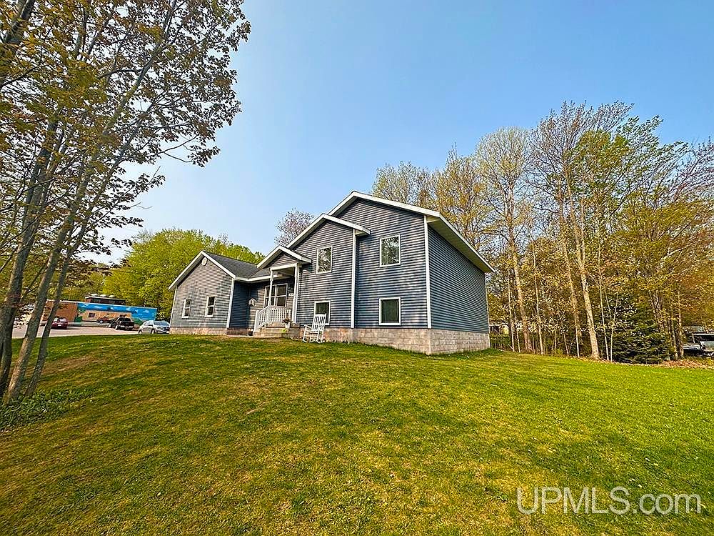 1025 Ontario Ave, Marquette, MI 49855 Zillow
